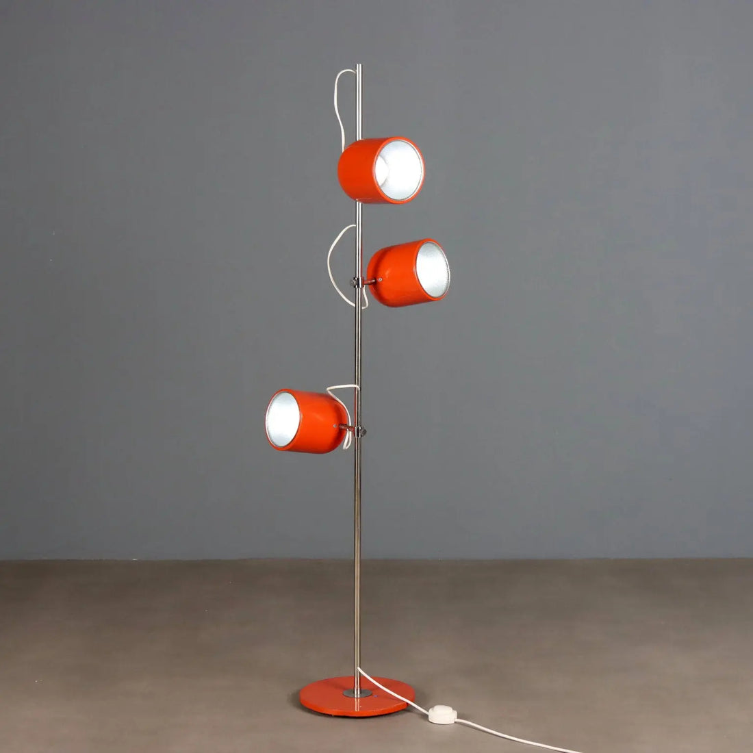 Vintage Floor Lamp Enamelled Metal Design Italy 1960s-1970s