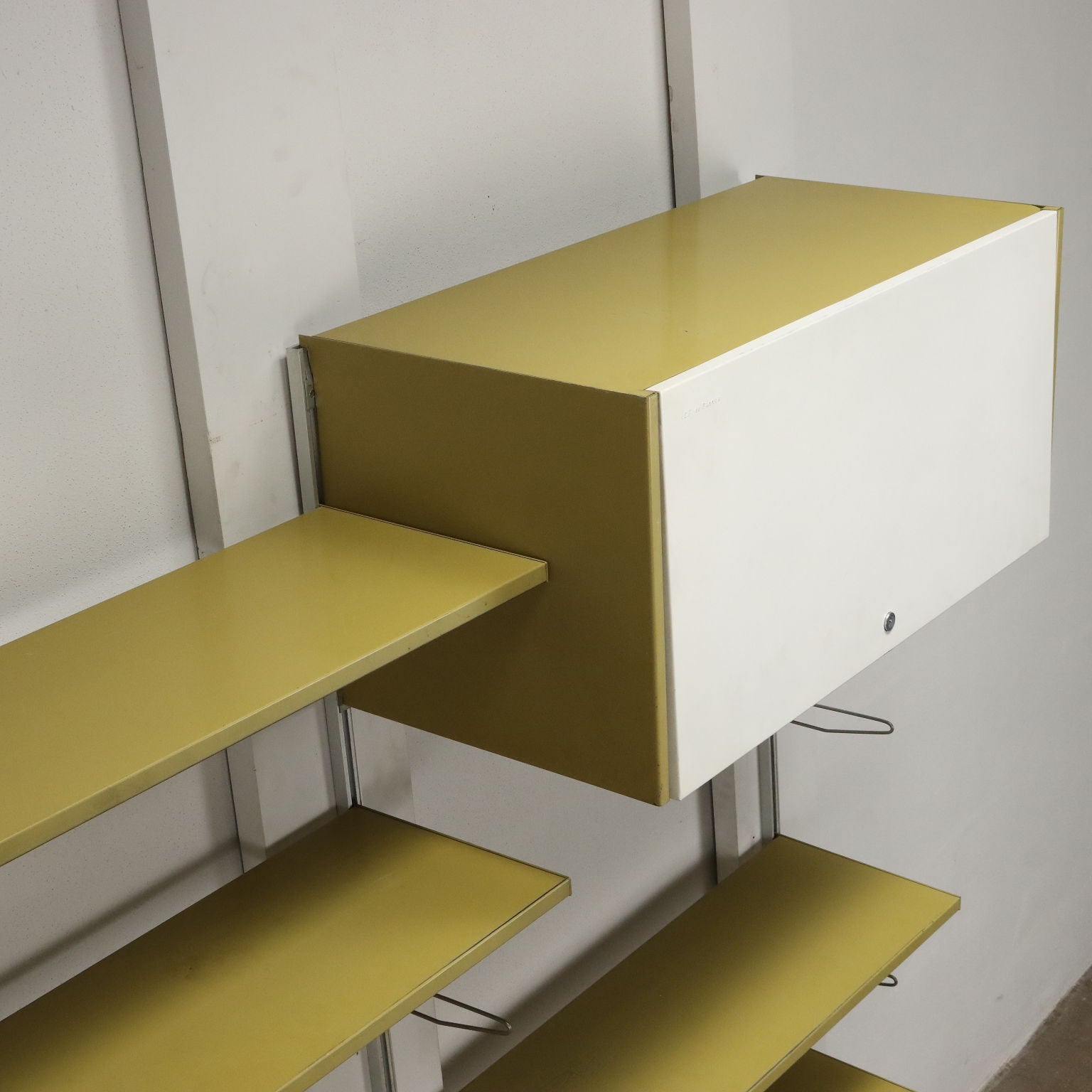  | Modernism  Bookcases