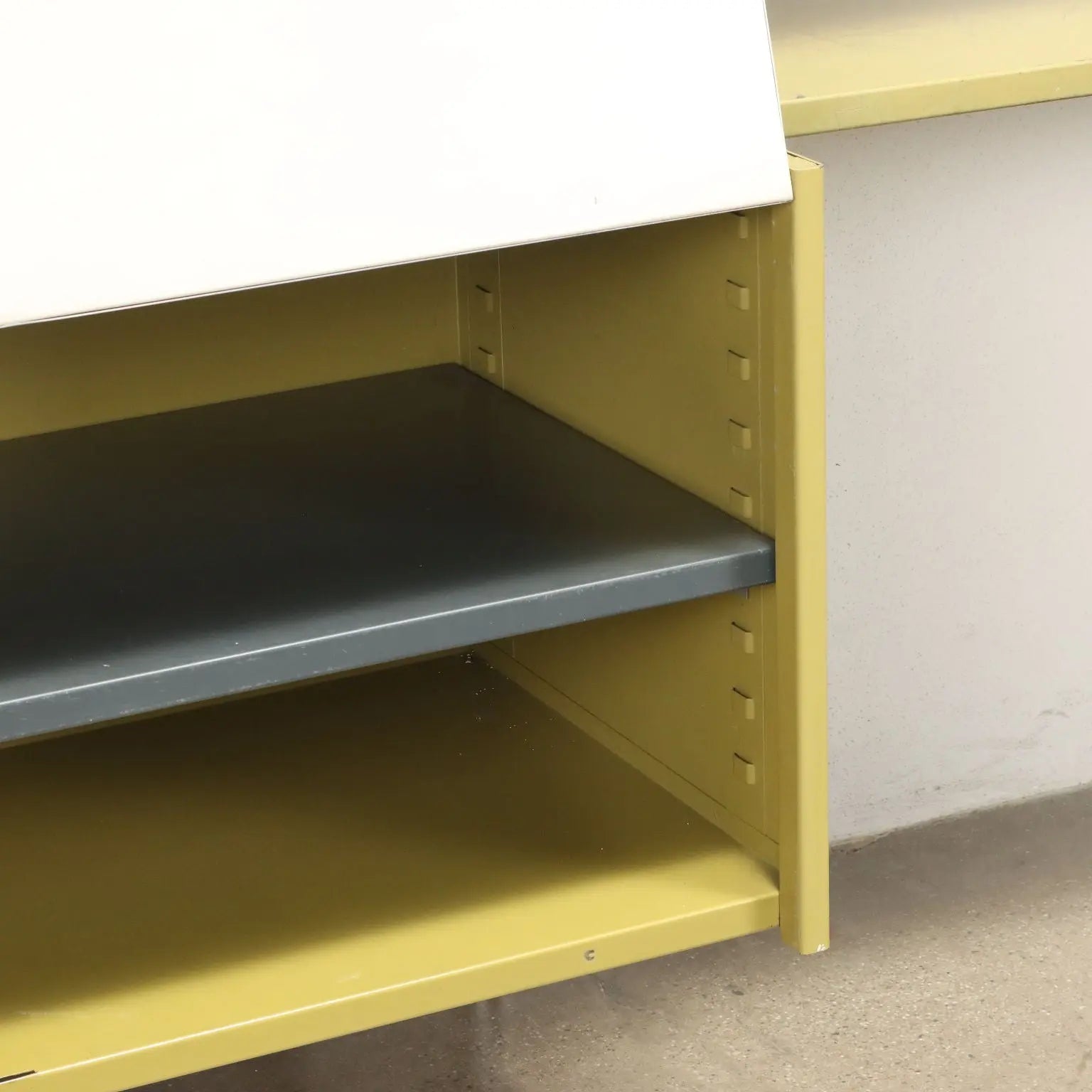 Vintage 1960s Bookcase ICF De Padova CSS Design G. Nelson | Modernism | Bookcases