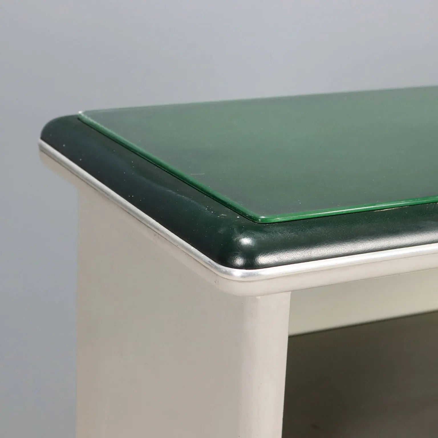 1960s Enameled Metal Bookcase - Mid-Century Modern