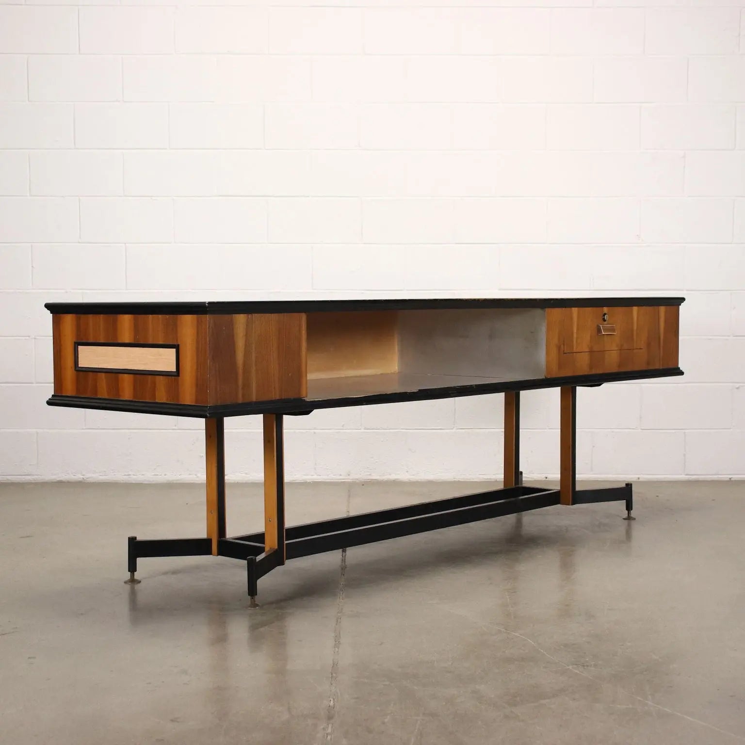 Vintage Shop Counter Laminate Italy 1960s | Modernism  Furnitures