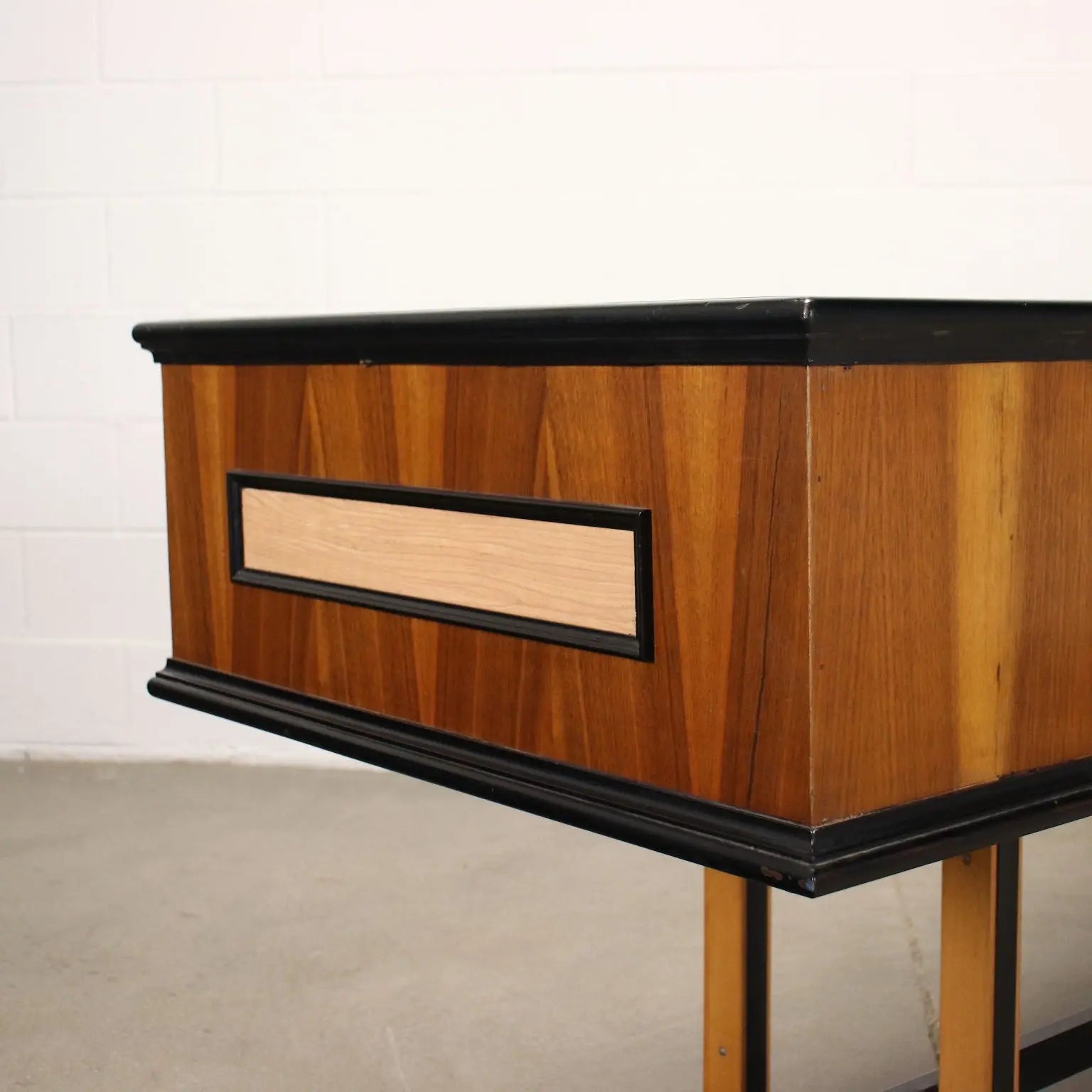 Vintage Shop Counter Laminate Italy 1960s | Modernism  Furnitures