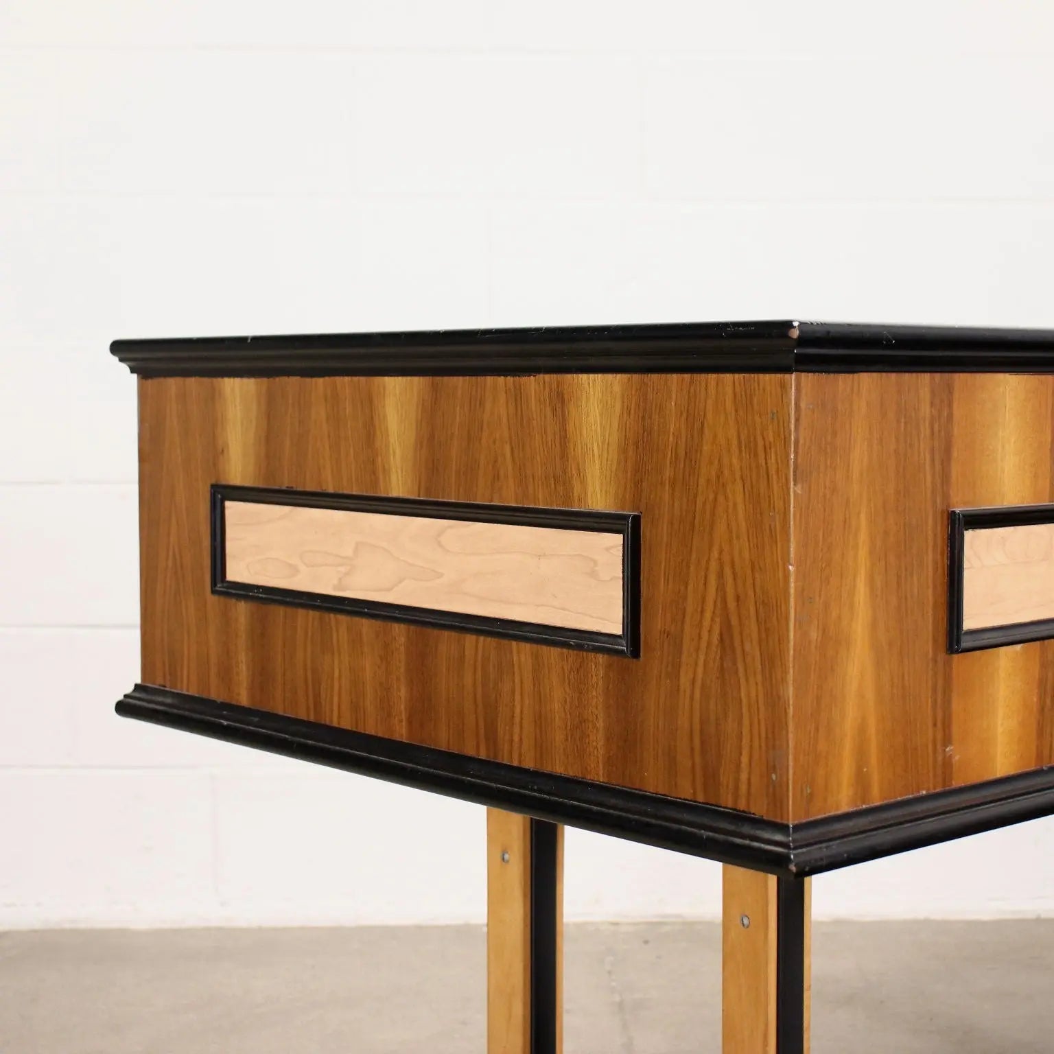 Vintage Shop Counter in Laminate Italy 1960s | Modernism | Furnitures