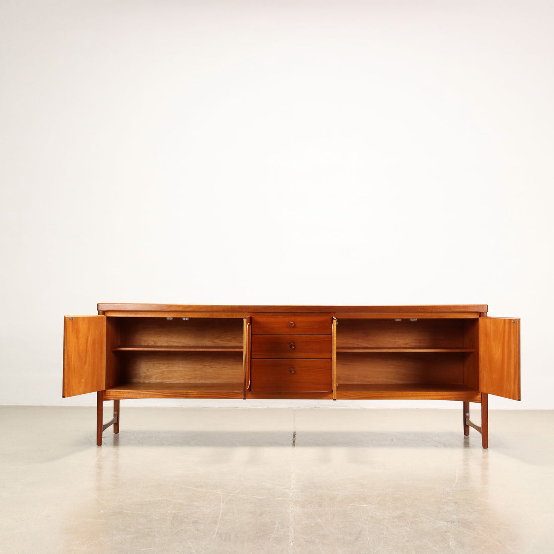  | Modernism  Furnitures