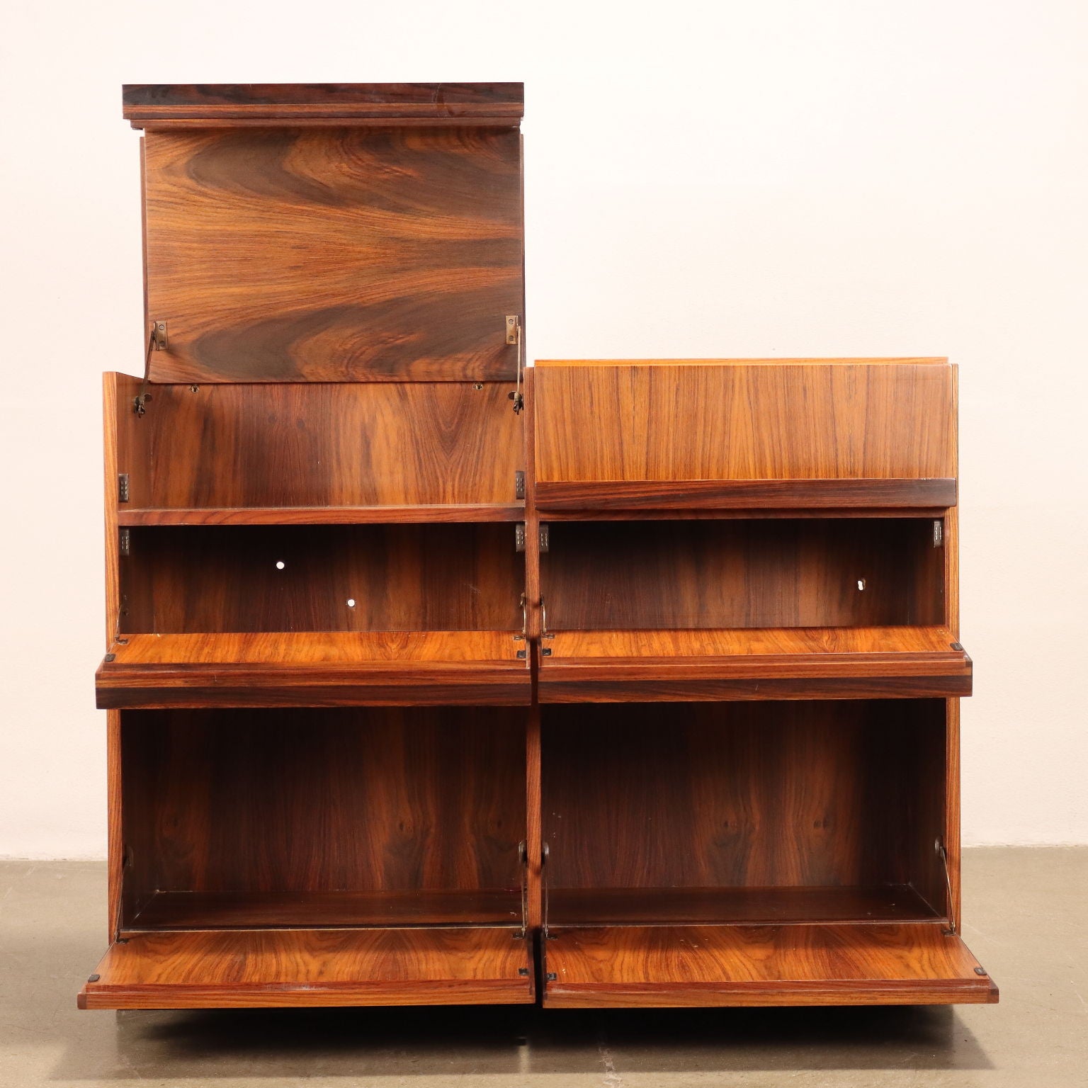  | Modernism  Furnitures