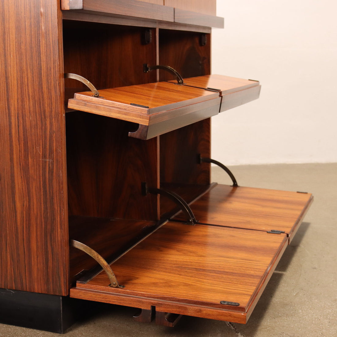  | Modernism  Furnitures