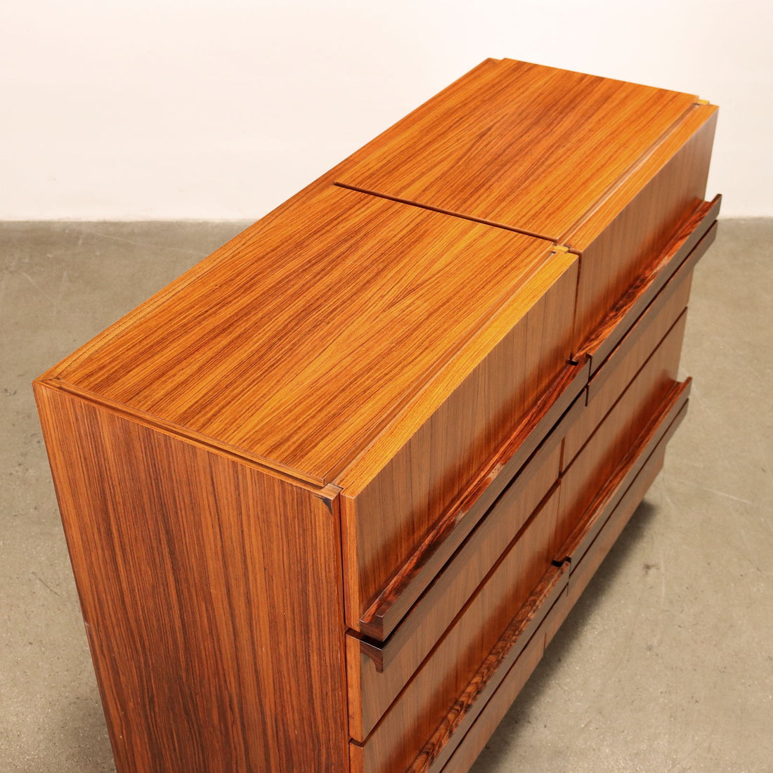  | Modernism  Furnitures