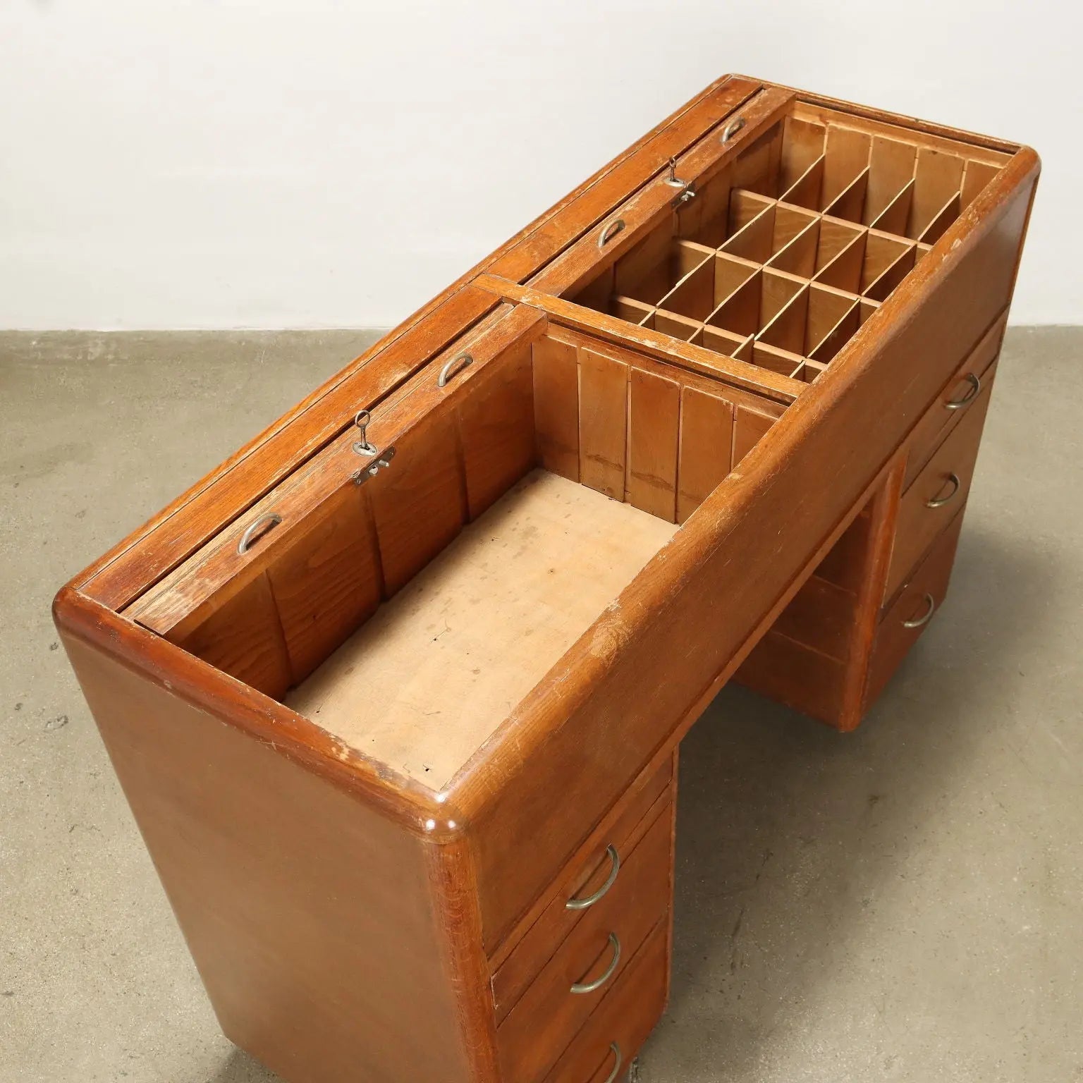 Vintage 1950s Cabinet with Compartment Sessile Oak Veneer | Modernism | Furnitures