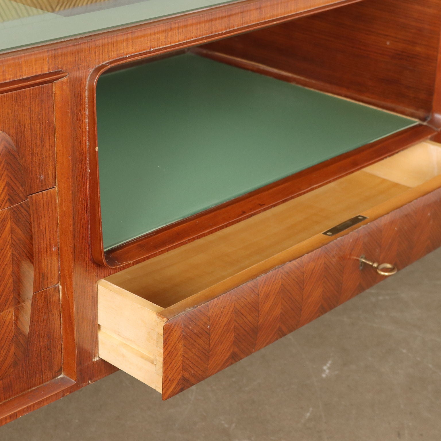  | Modernism  Furnitures