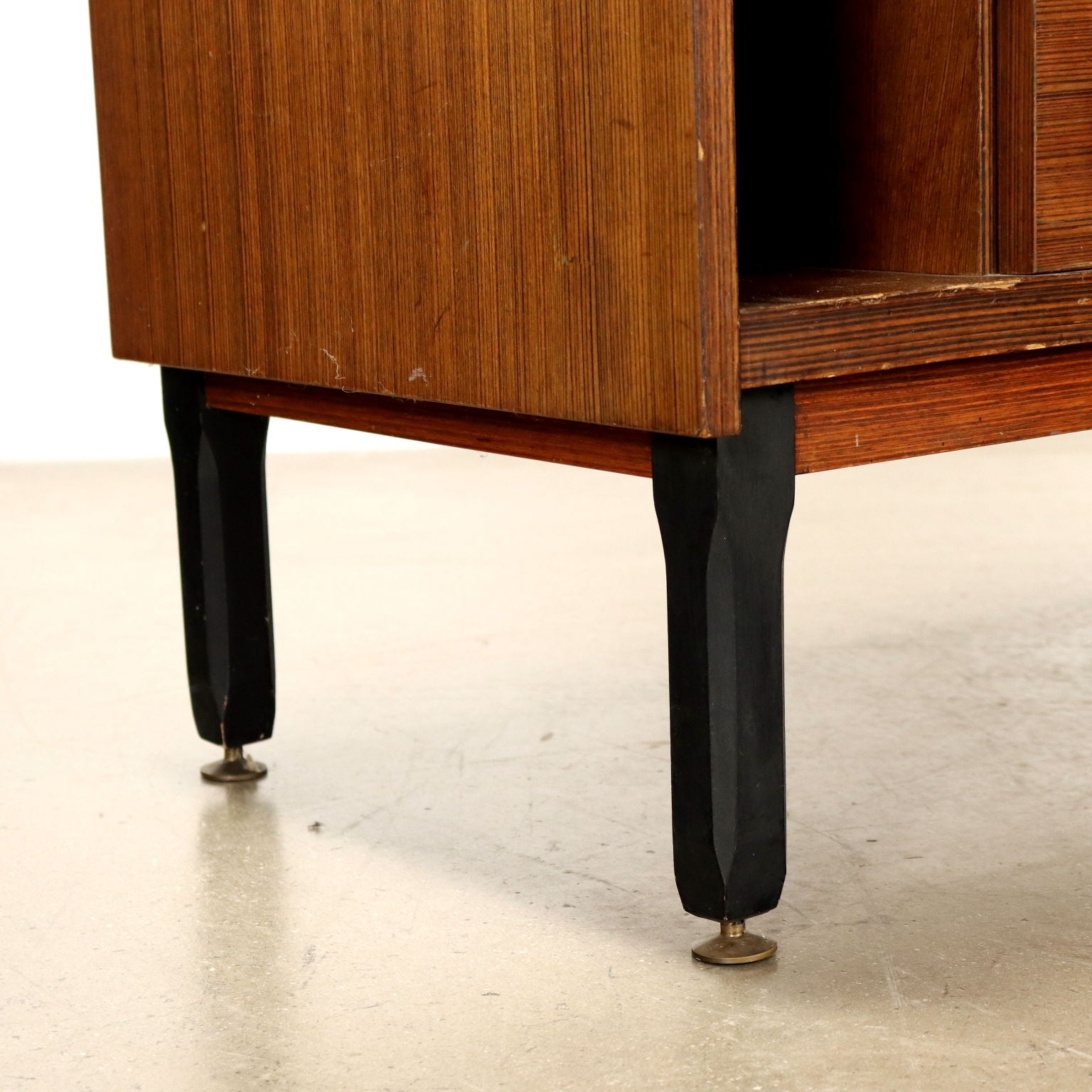  | Modernism  Furnitures