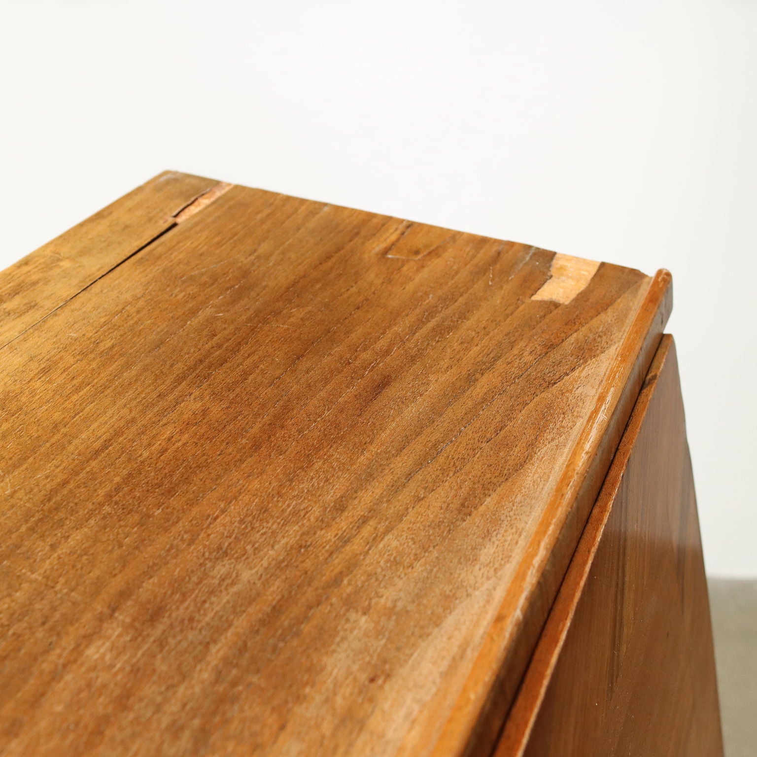  | Modernism  Furnitures