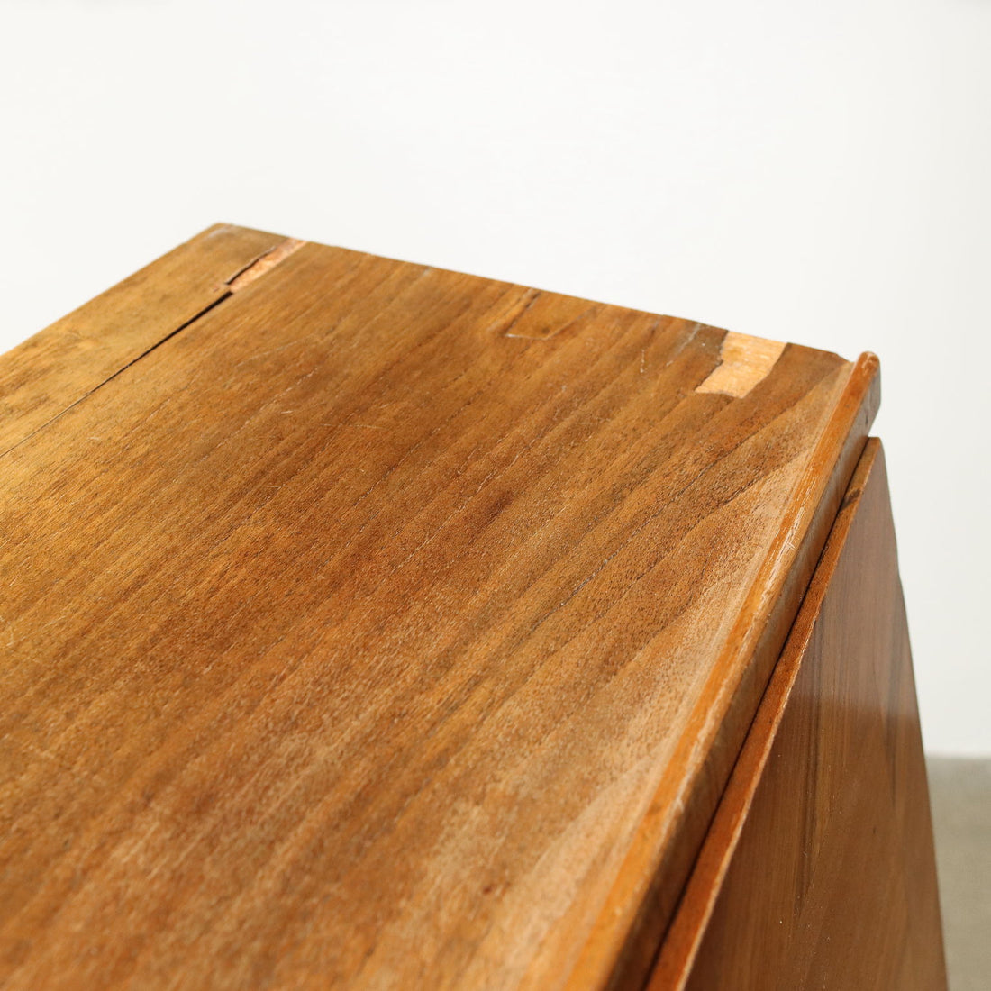  | Modernism  Furnitures