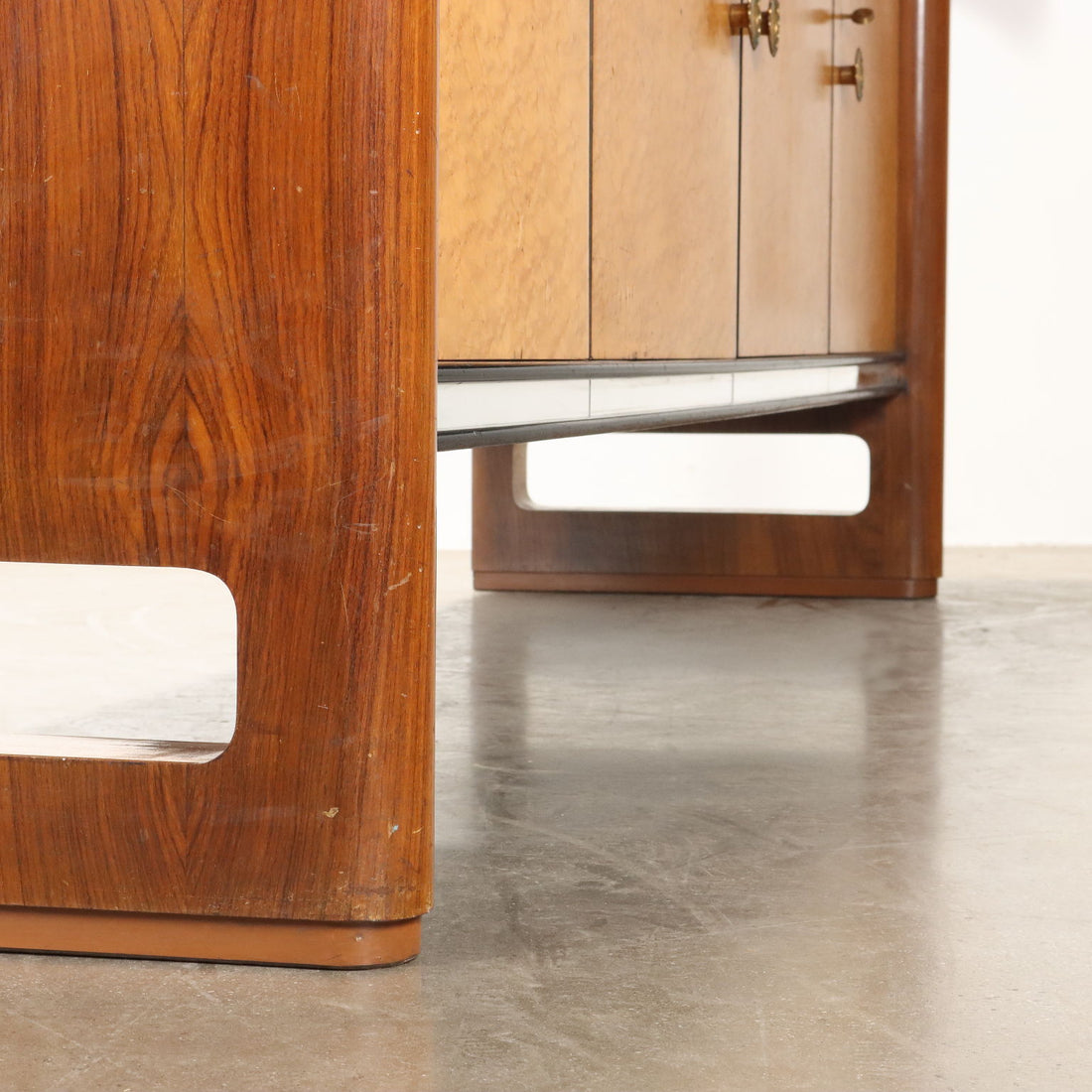  | Modernism  Furnitures