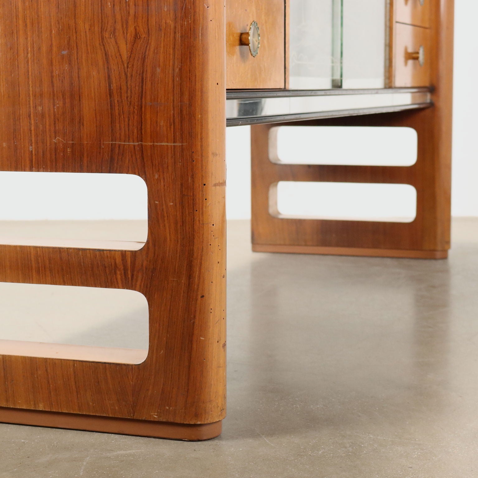  | Modernism  Furnitures