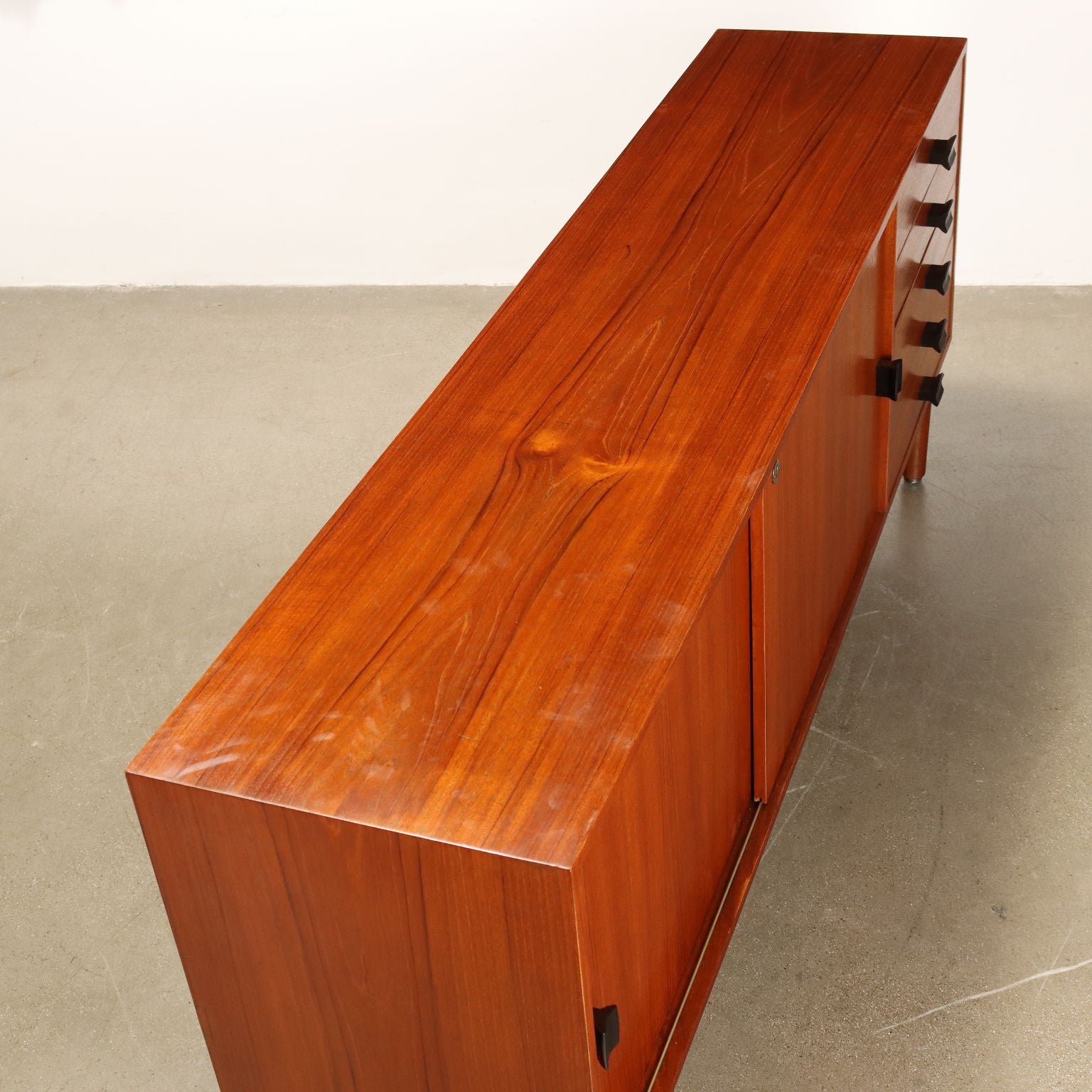  | Modernism  Furnitures