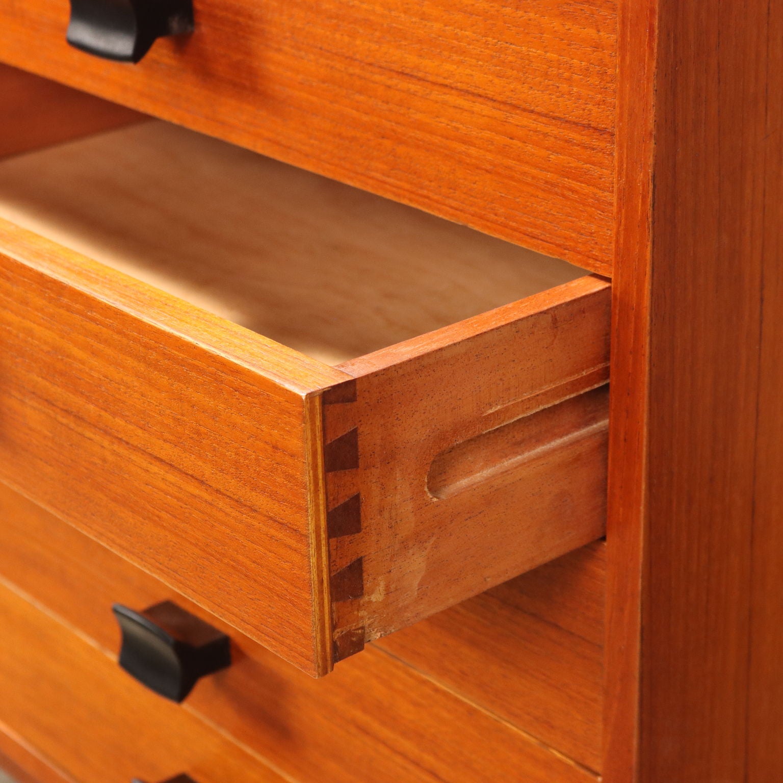  | Modernism  Furnitures