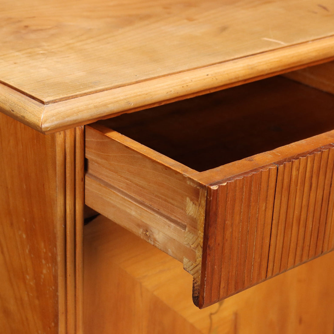  | Modernism  Furnitures