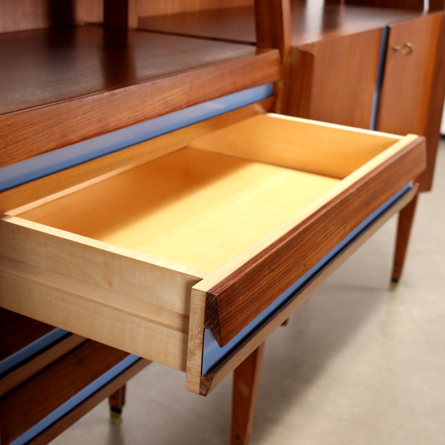  | Modernism  Furnitures