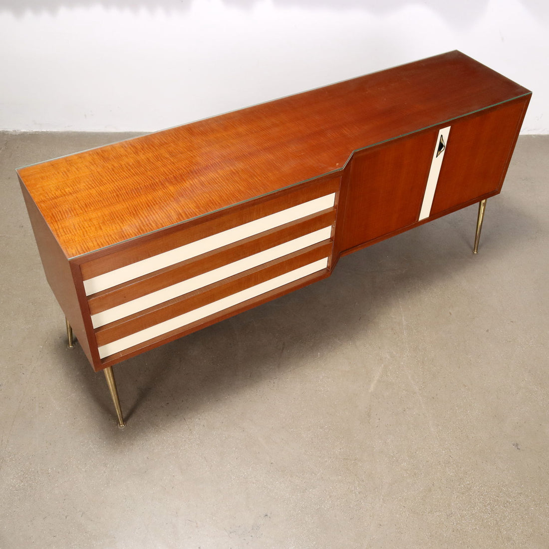  | Modernism  Furnitures