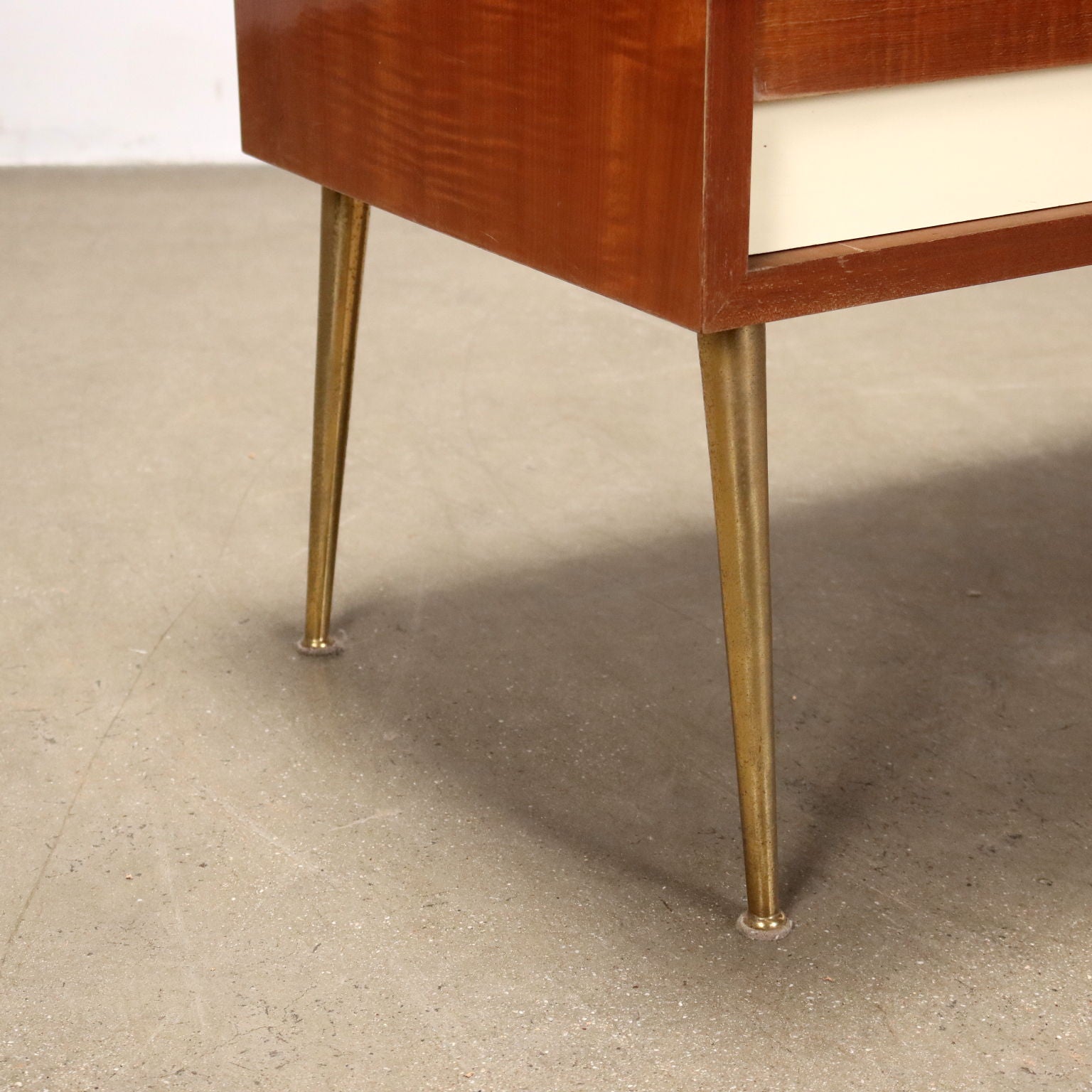  | Modernism  Furnitures