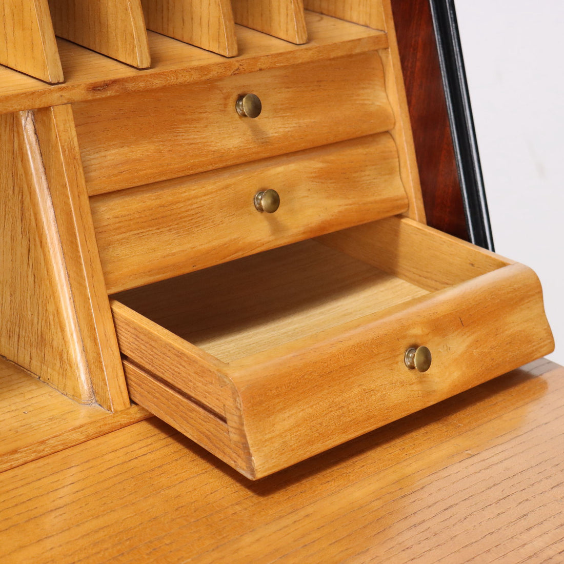  | Modernism  Furnitures