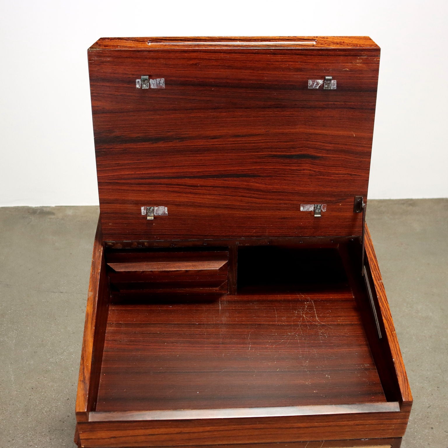  | Modernism  Furnitures