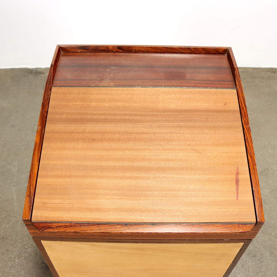  | Modernism  Furnitures