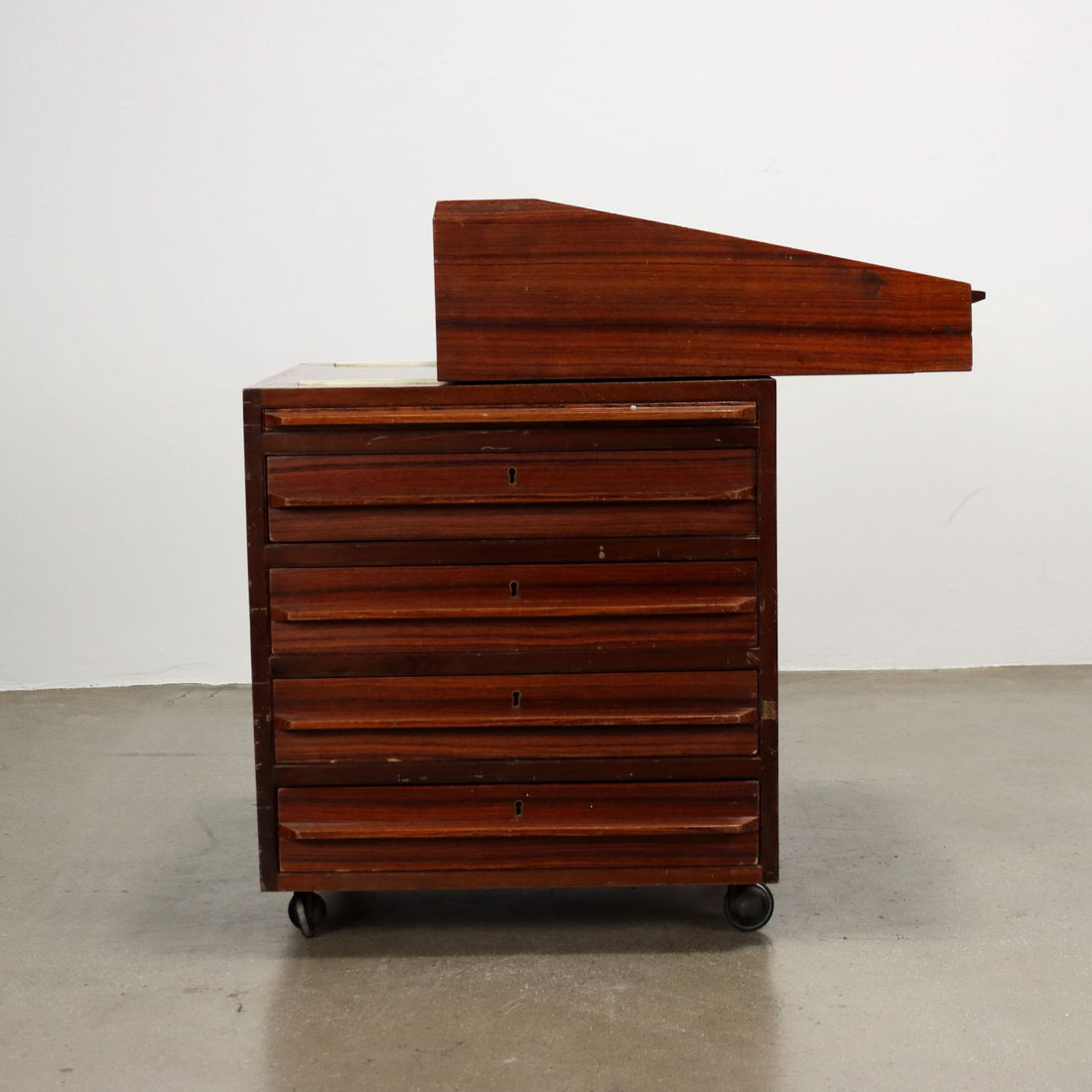  | Modernism  Furnitures