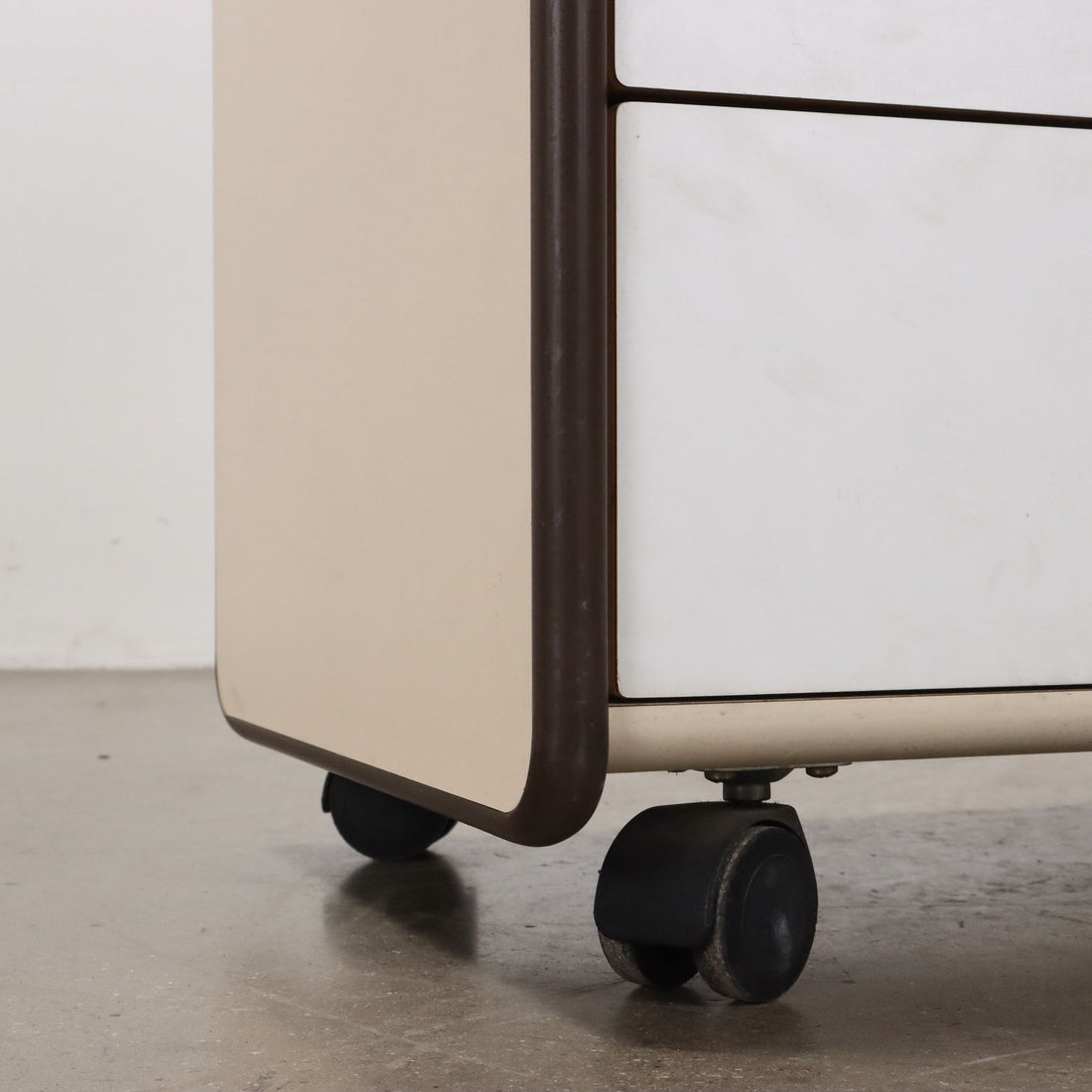  | Modernism  Furnitures