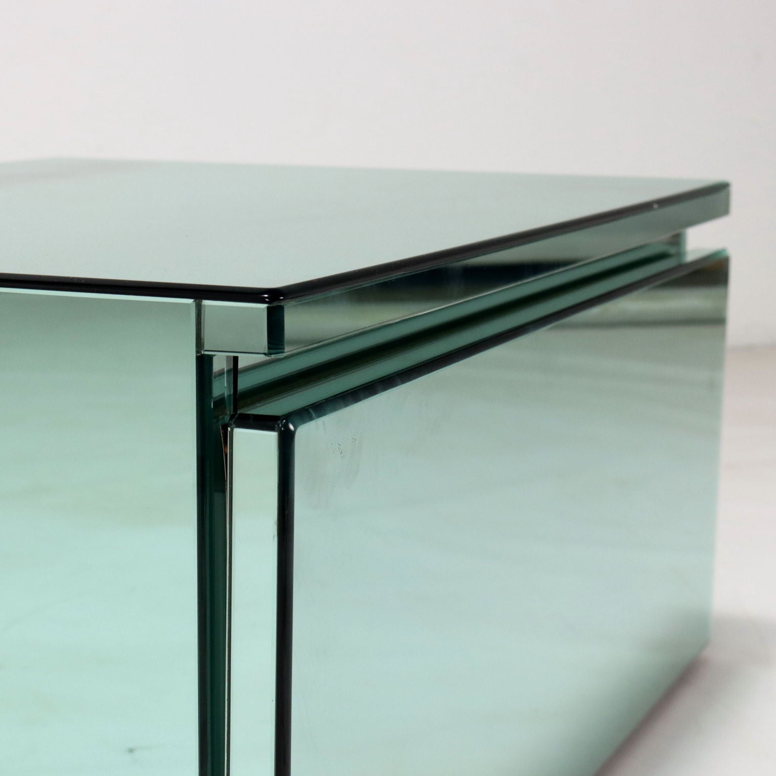  | Modernism  Furnitures