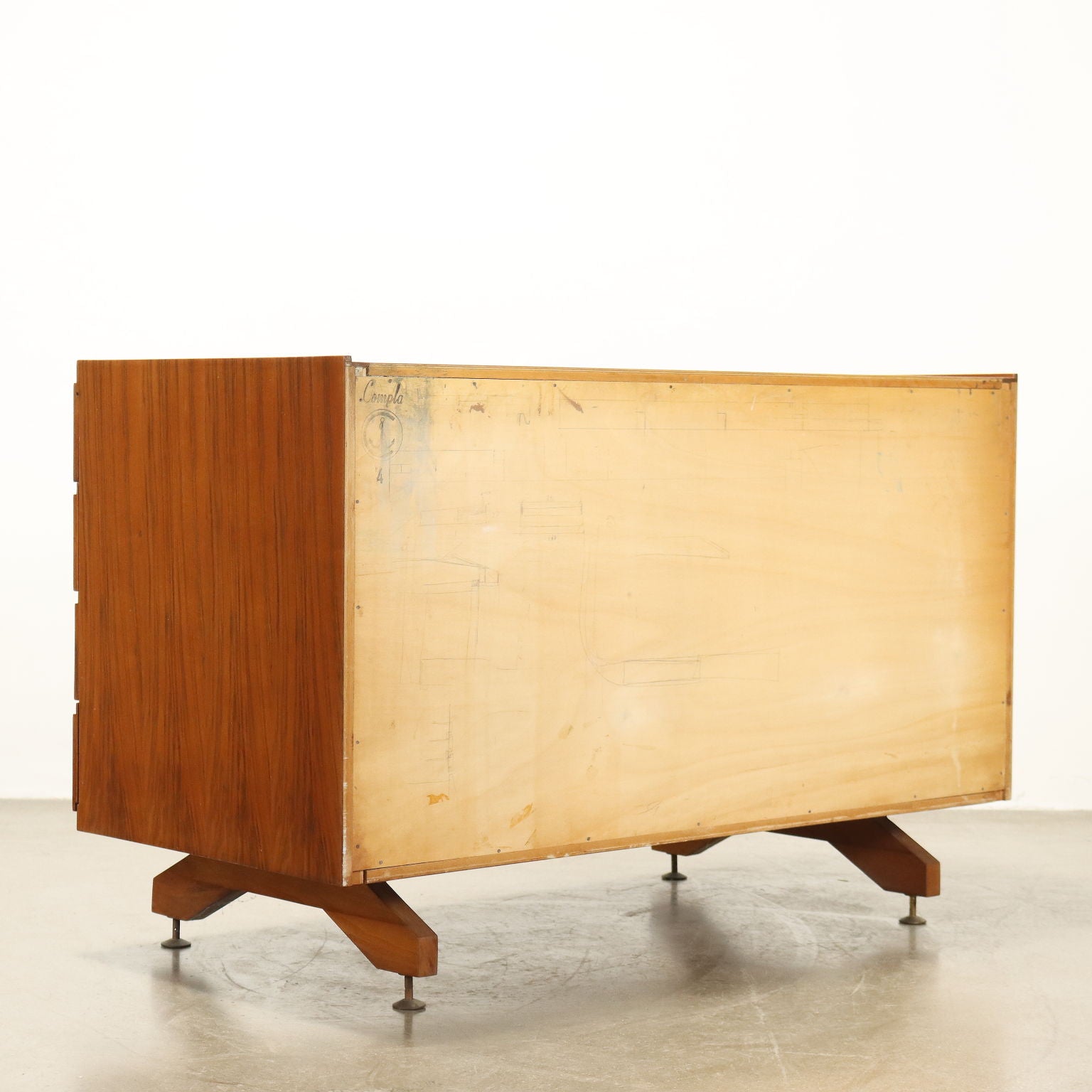  | Modernism  Furnitures