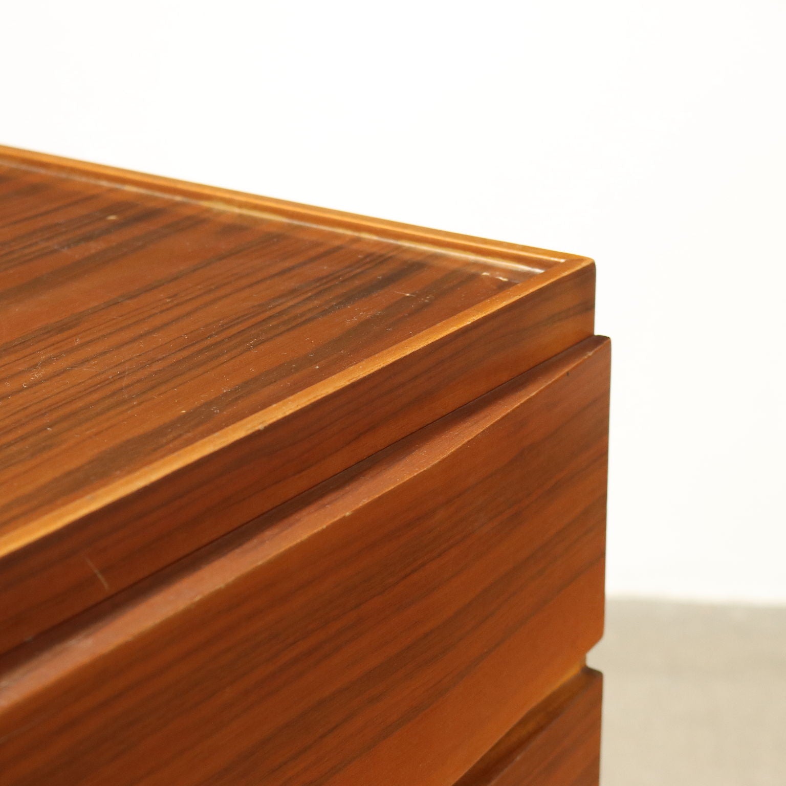  | Modernism  Furnitures