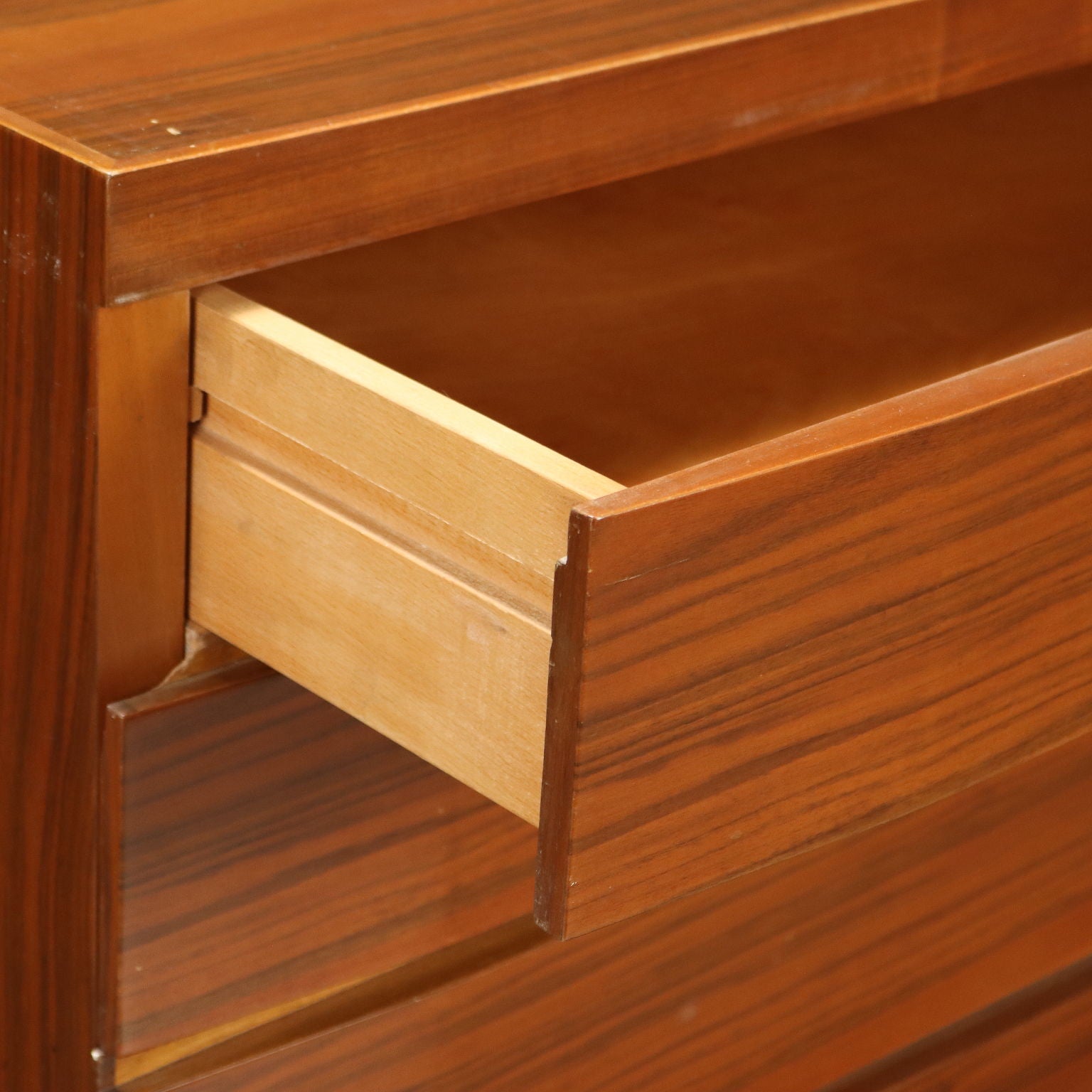  | Modernism  Furnitures