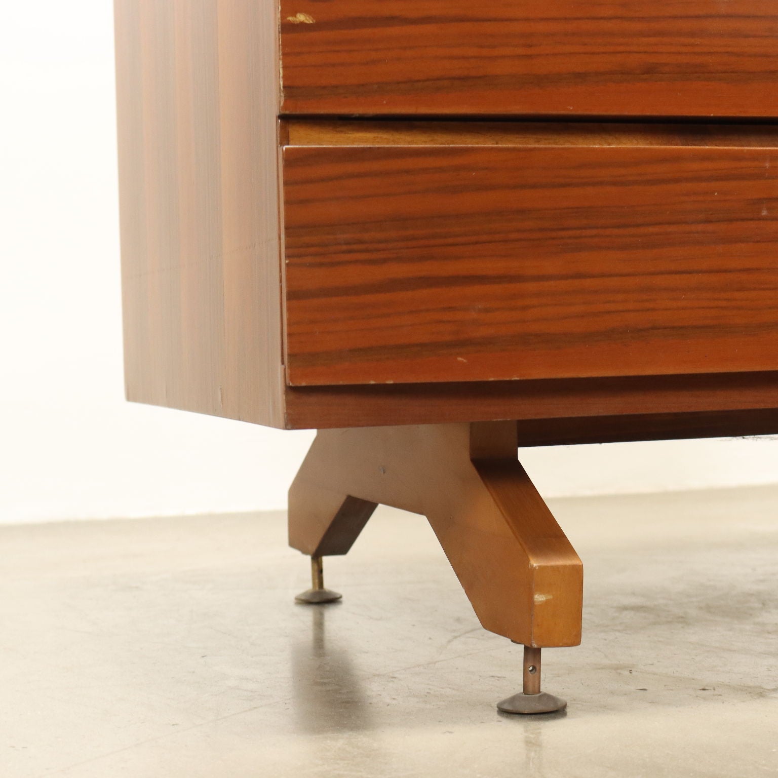  | Modernism  Furnitures