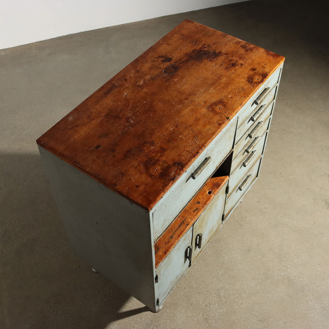  | Modernism  Furnitures