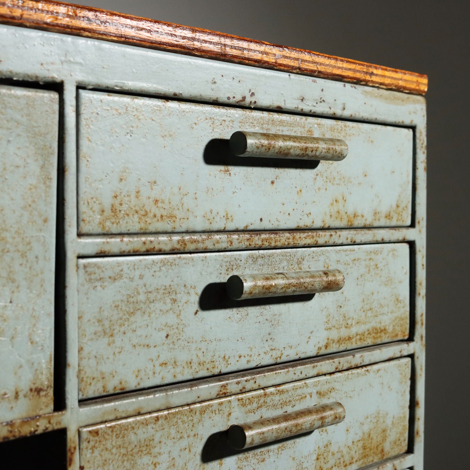  | Modernism  Furnitures