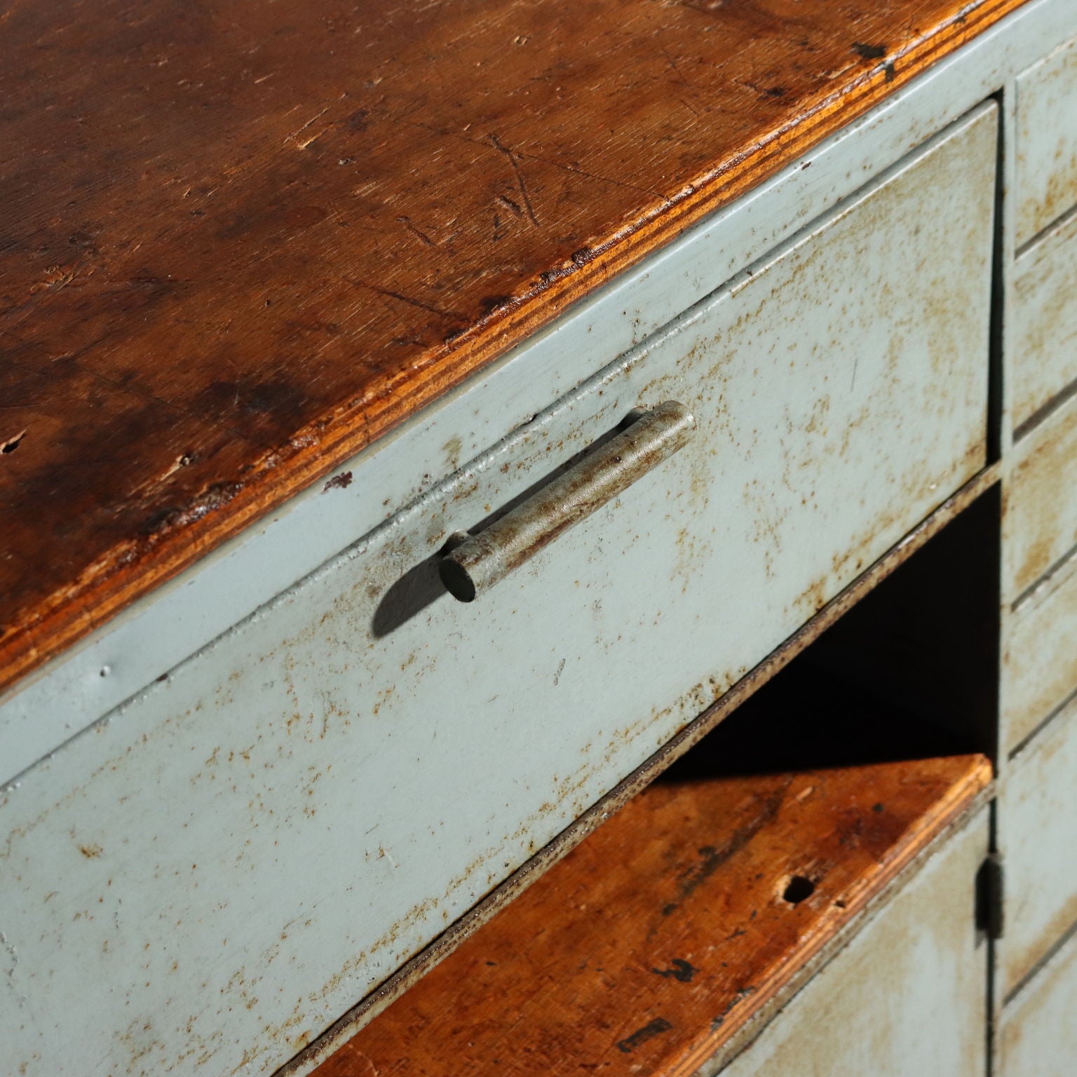  | Modernism  Furnitures