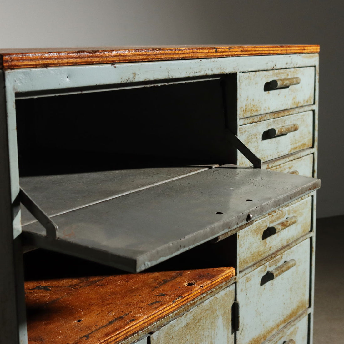  | Modernism  Furnitures