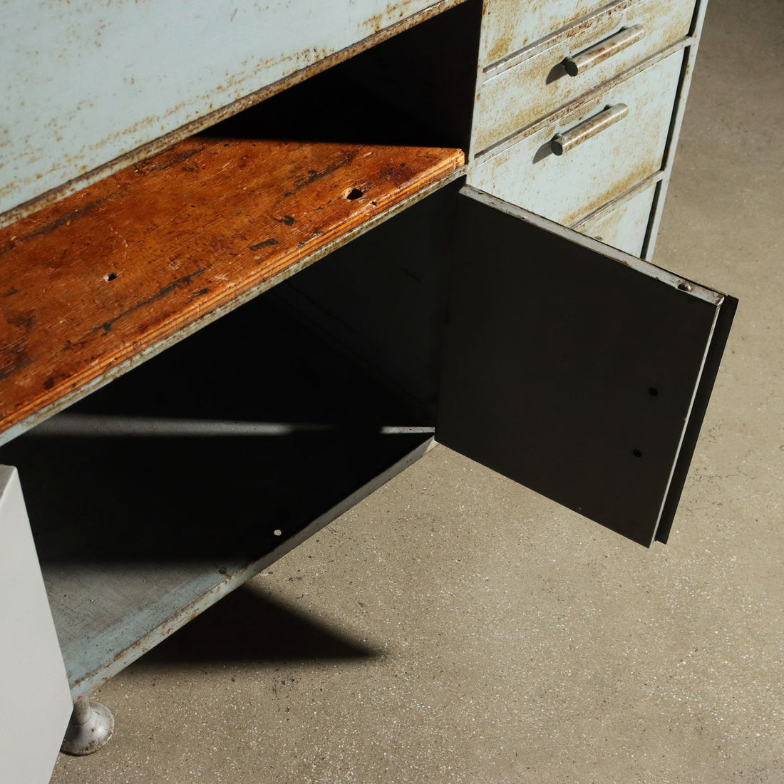  | Modernism  Furnitures