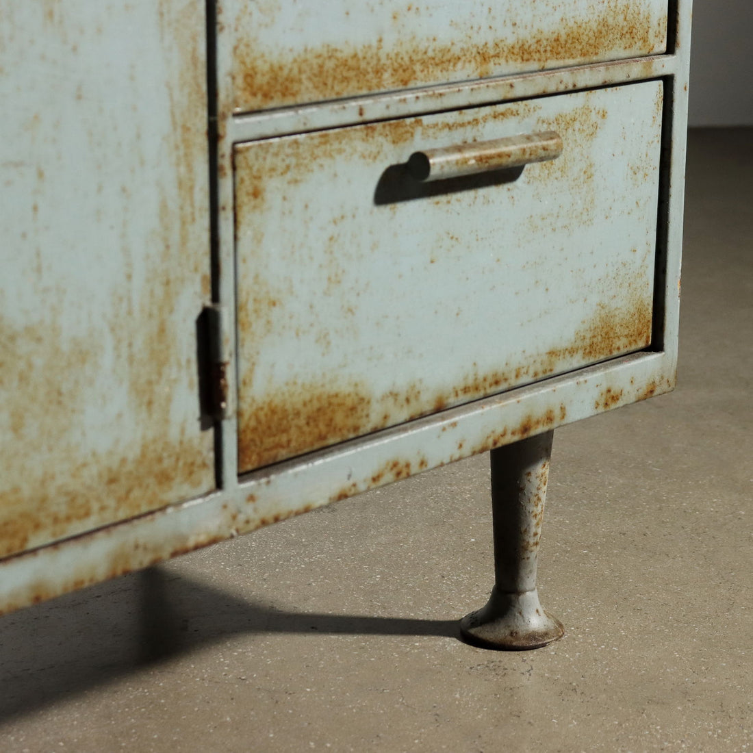  | Modernism  Furnitures