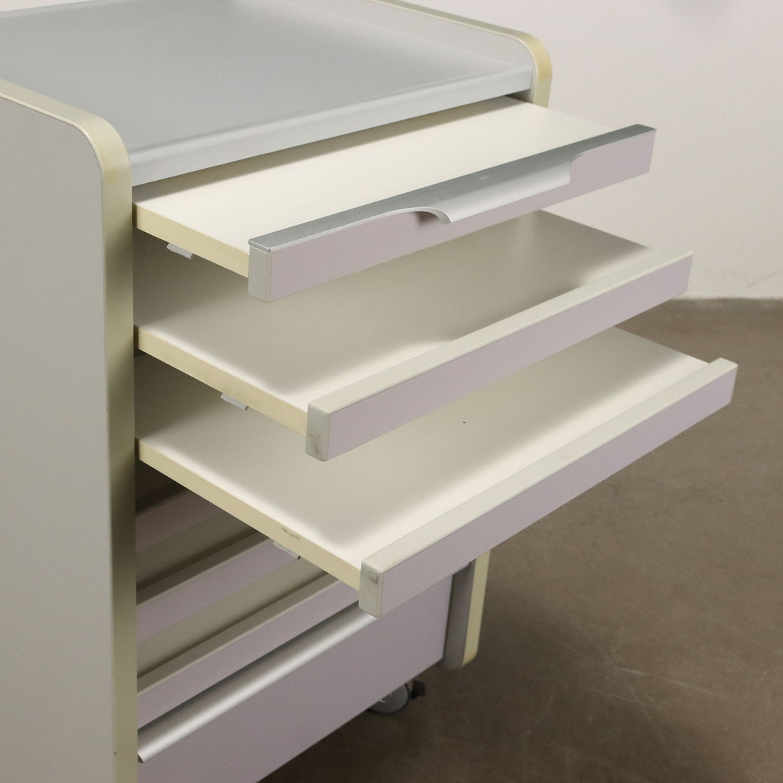  | Modernism  Furnitures