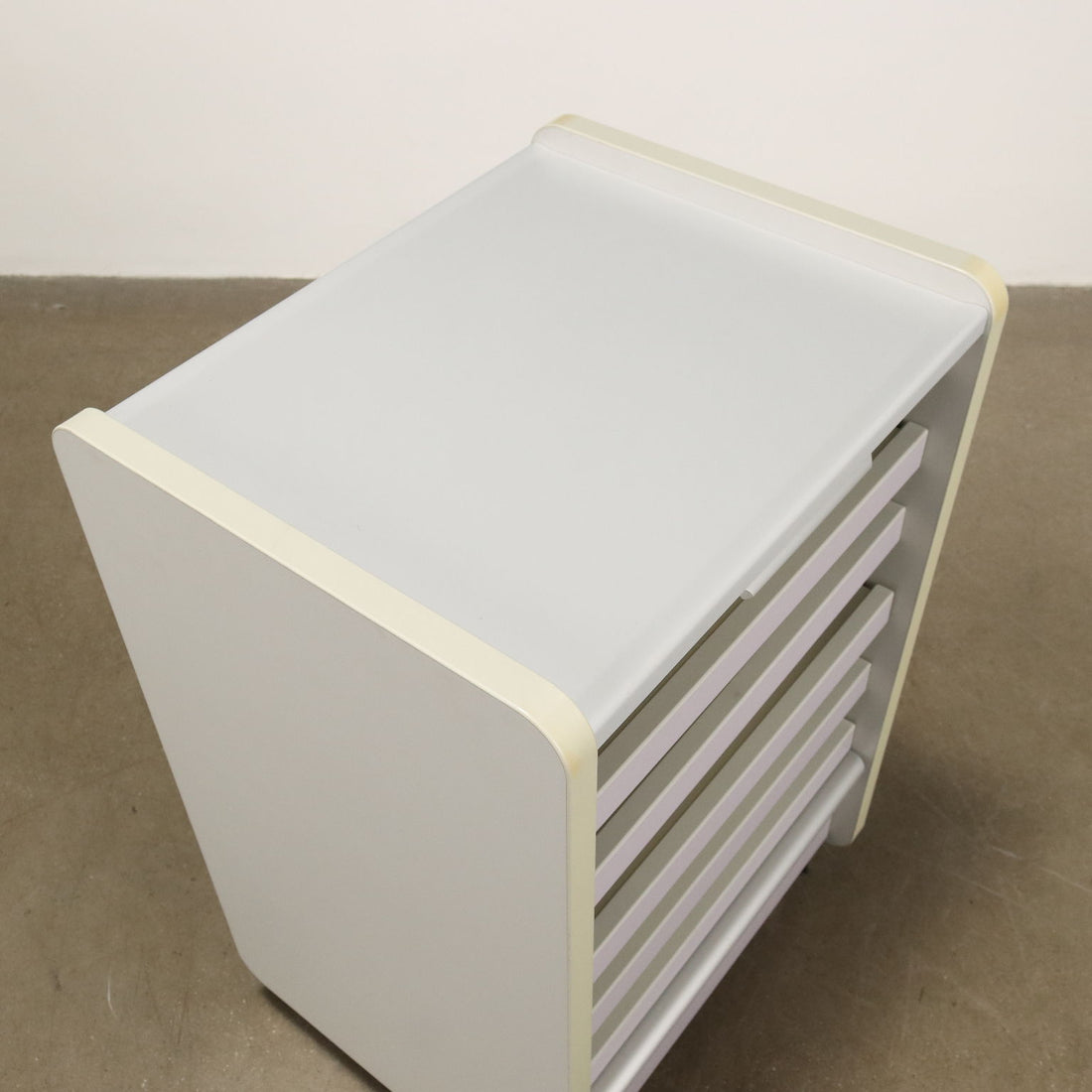  | Modernism  Furnitures