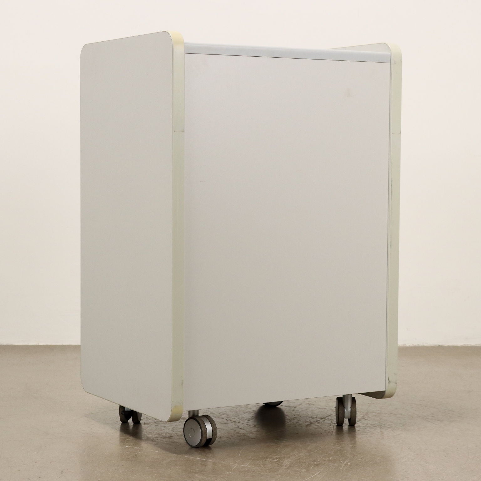  | Modernism  Furnitures