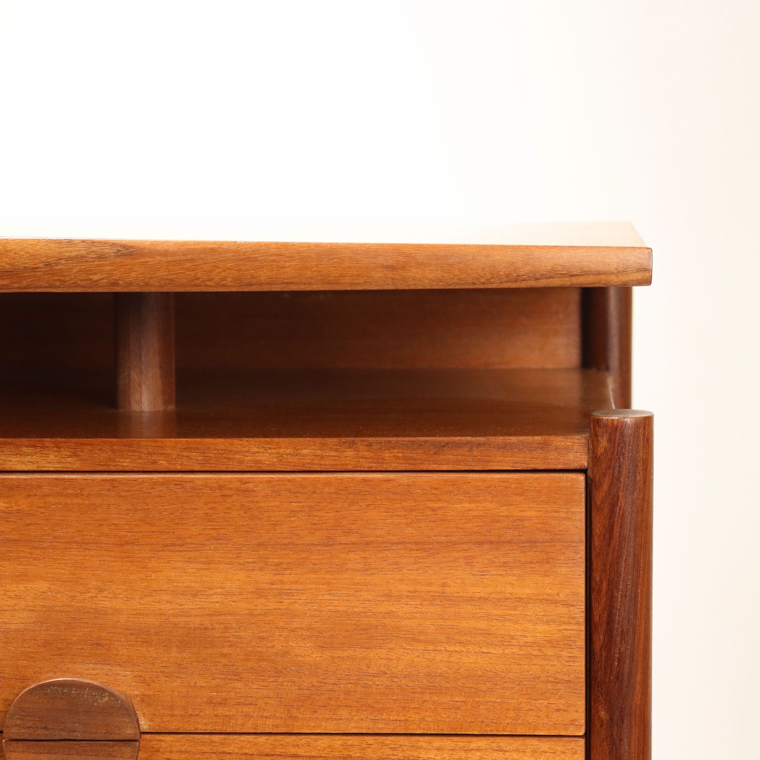  | Modernism  Furnitures