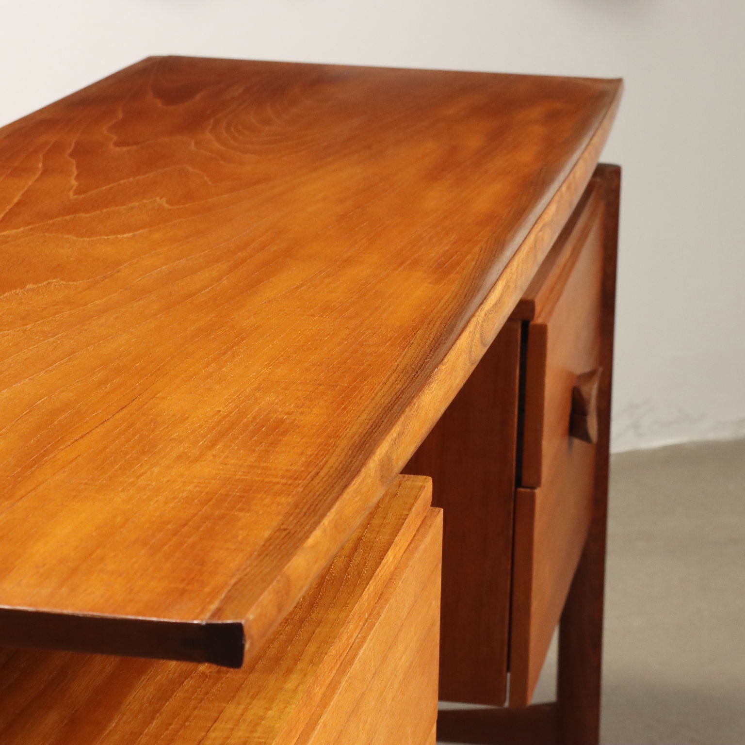  | Modernism  Furnitures