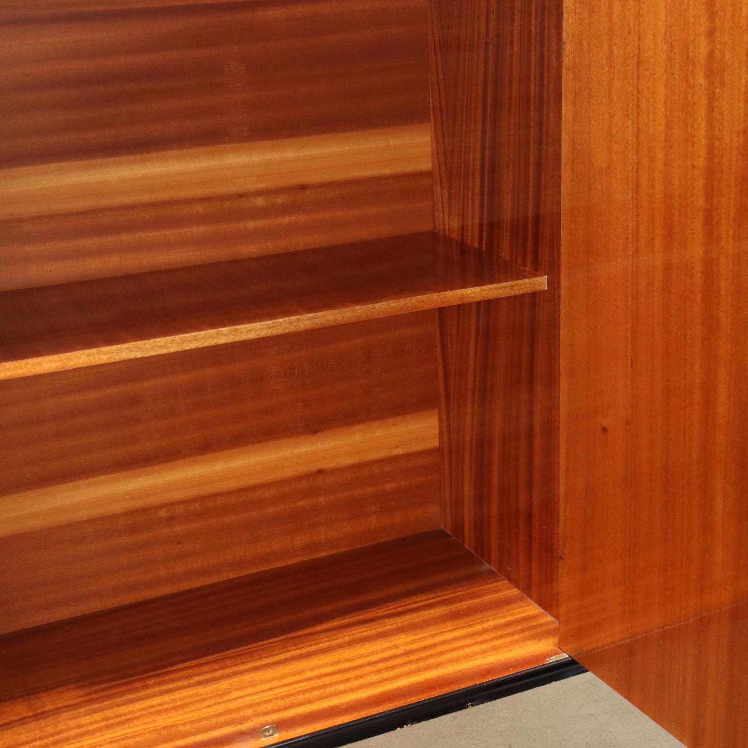  | Modernism  Furnitures