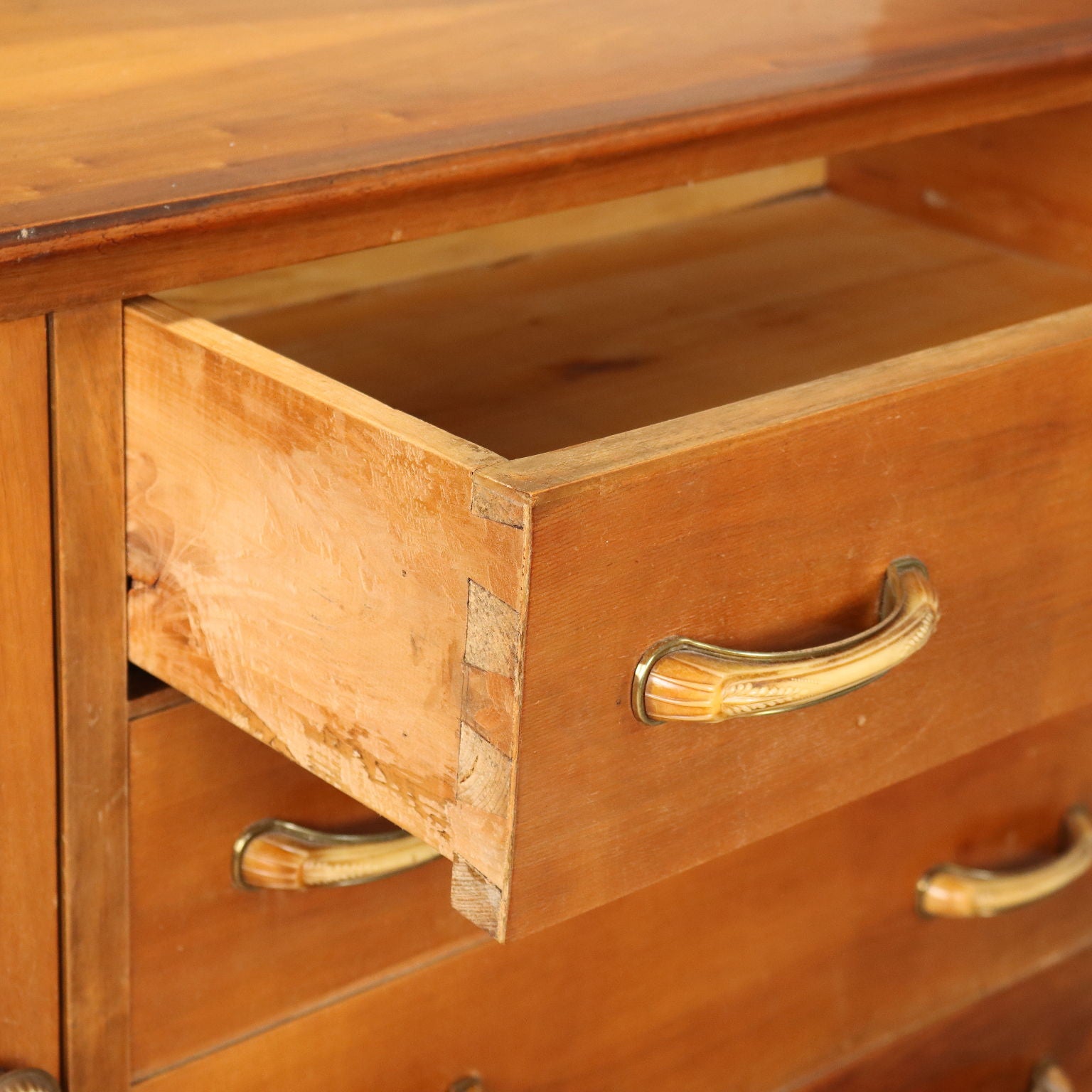  | Modernism  Furnitures