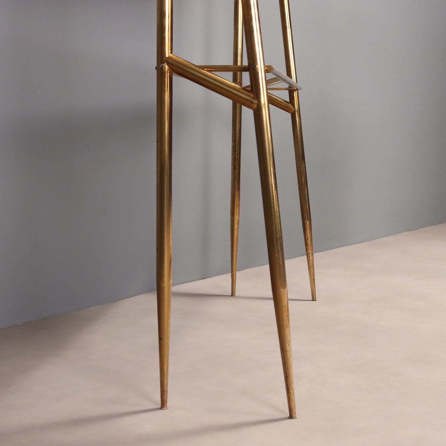  | Modernism  Furnitures