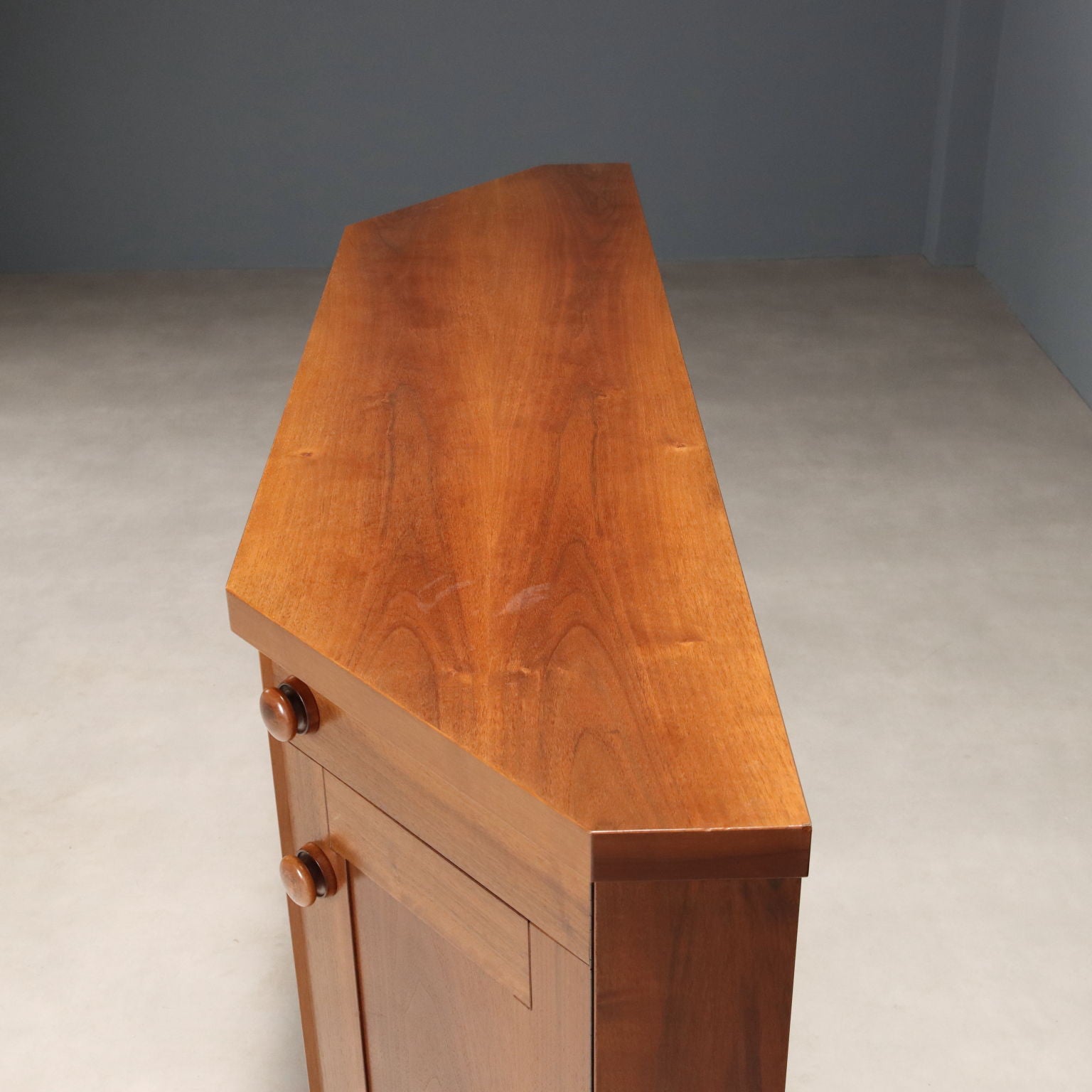  | Modernism  Furnitures