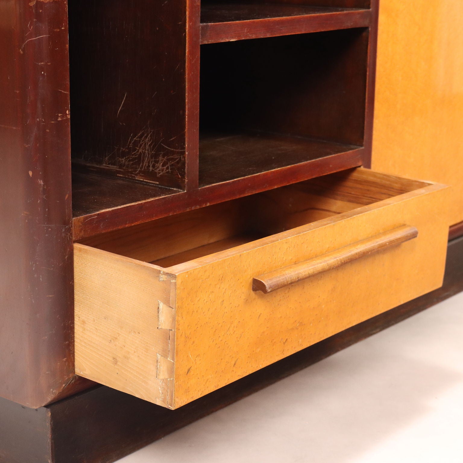  | Modernism  Furnitures